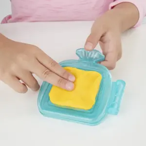 Play-Doh Tost Makinesi Oyun Seti E7623